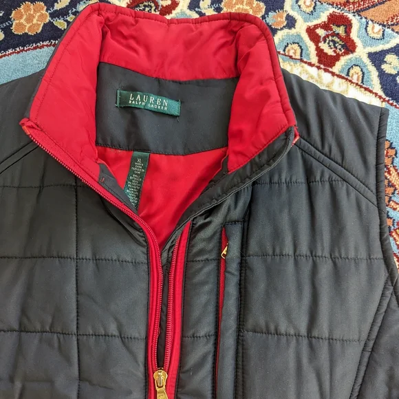 Black and Red Puffer Vest - Picture 4 of 5